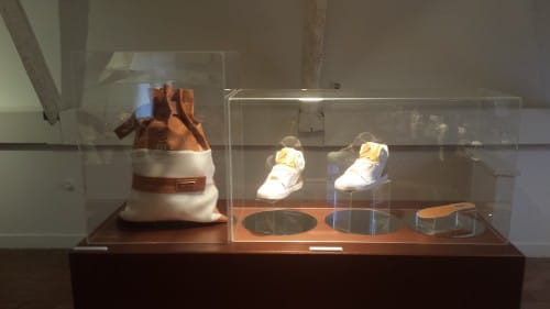 Sneakers, Alain Mukendi, Superstar Gold 24 carrat, TV show, Jordan Celtics, DJ Daddy K