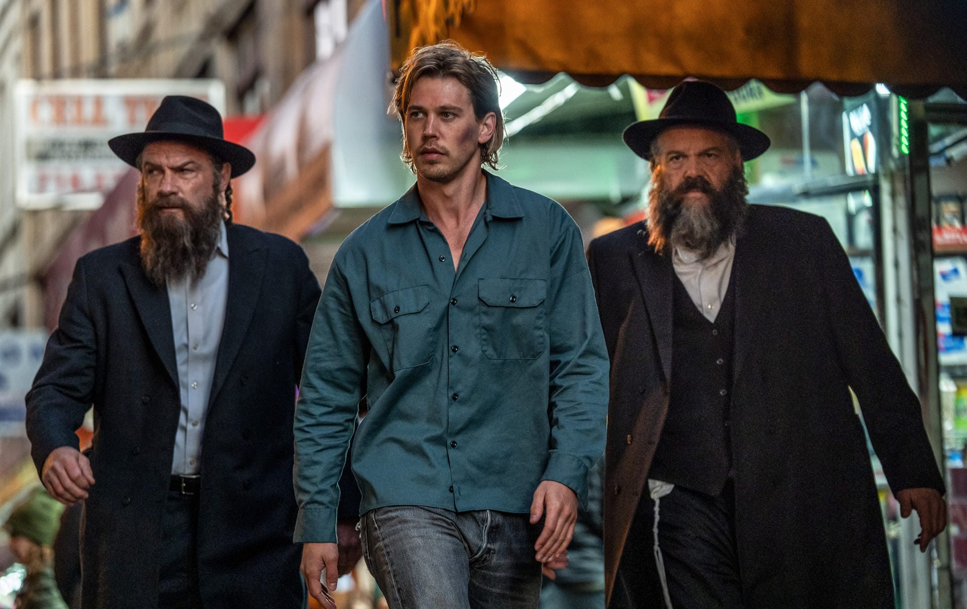 Caught Stealing Review + Darren Aronofsky Directing Style Breakdown