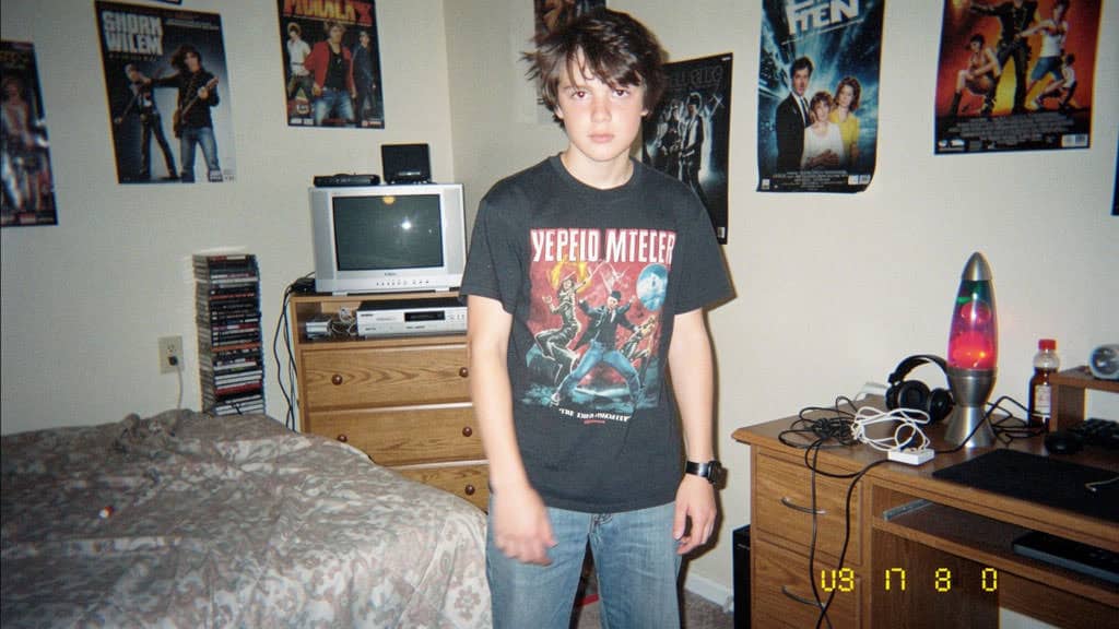 10 'Impossible' FLUX.2 Prompts: How to Generate Authentic Y2K AI Photos That Look 100% Real
