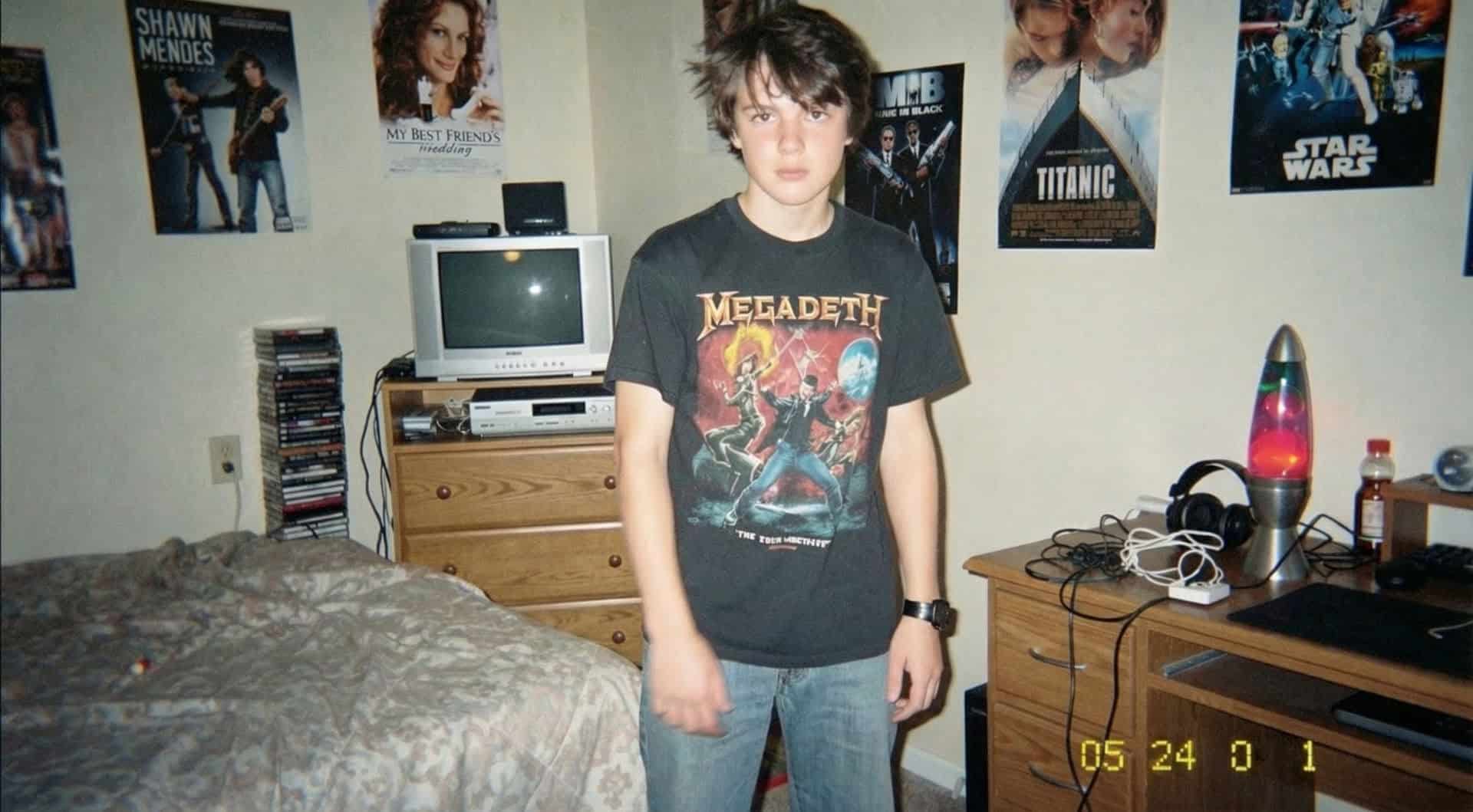 authentic y2k ai photos y2k aesthetic example nano banana text fix 006